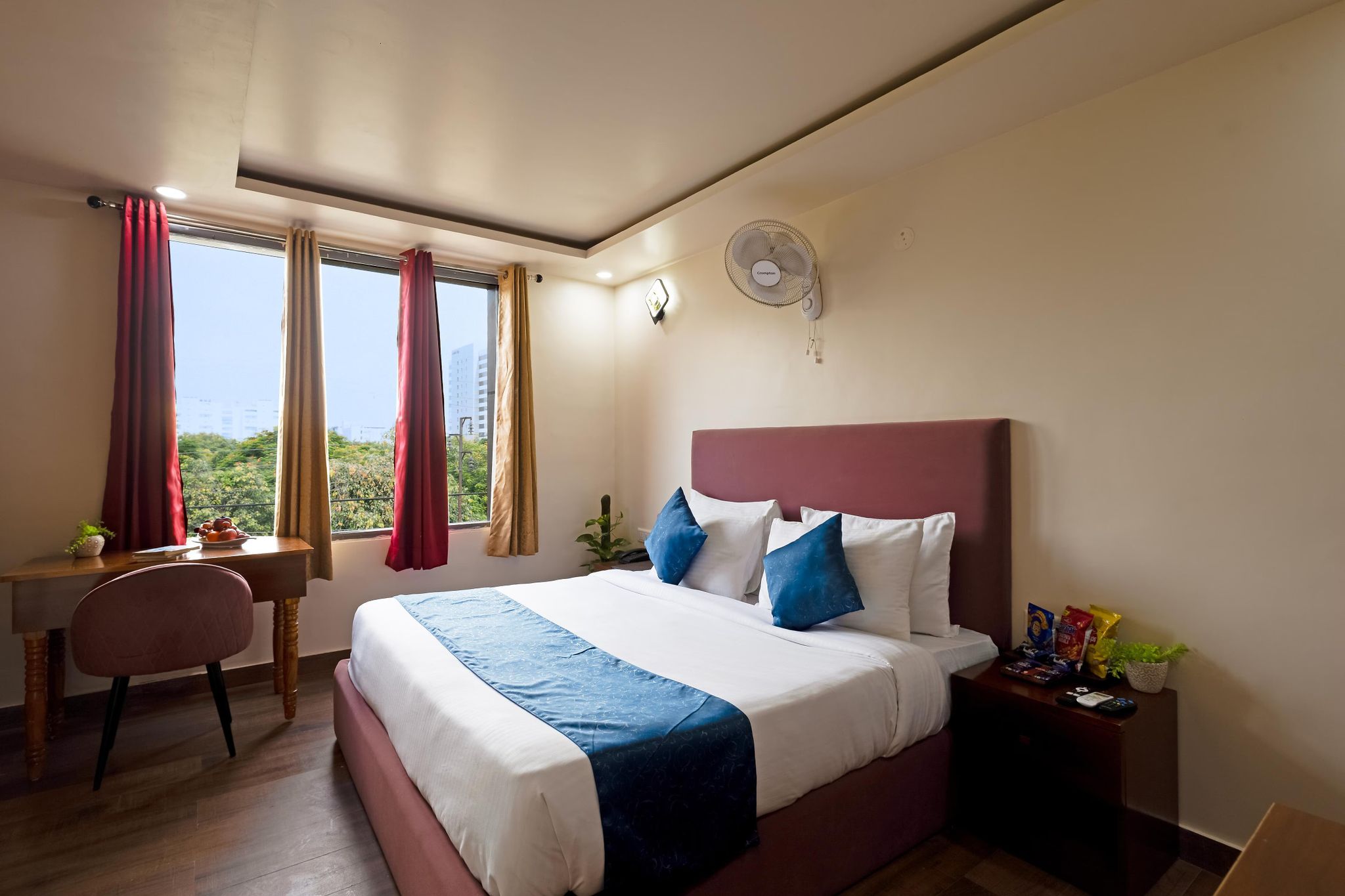 undefined Sarla Hotel Inn Opp. Barclays Sector - 62 8