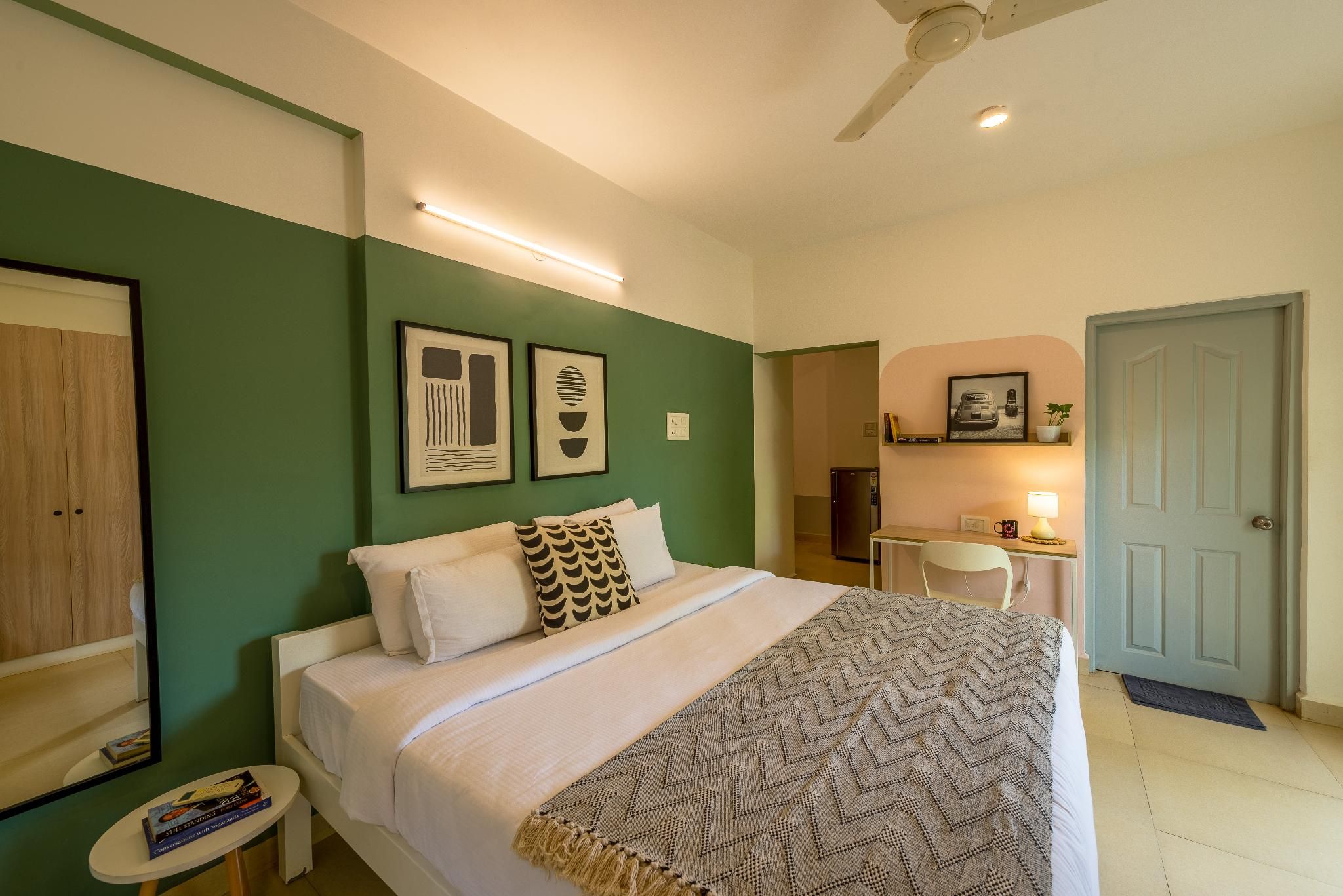 Studio Apartment