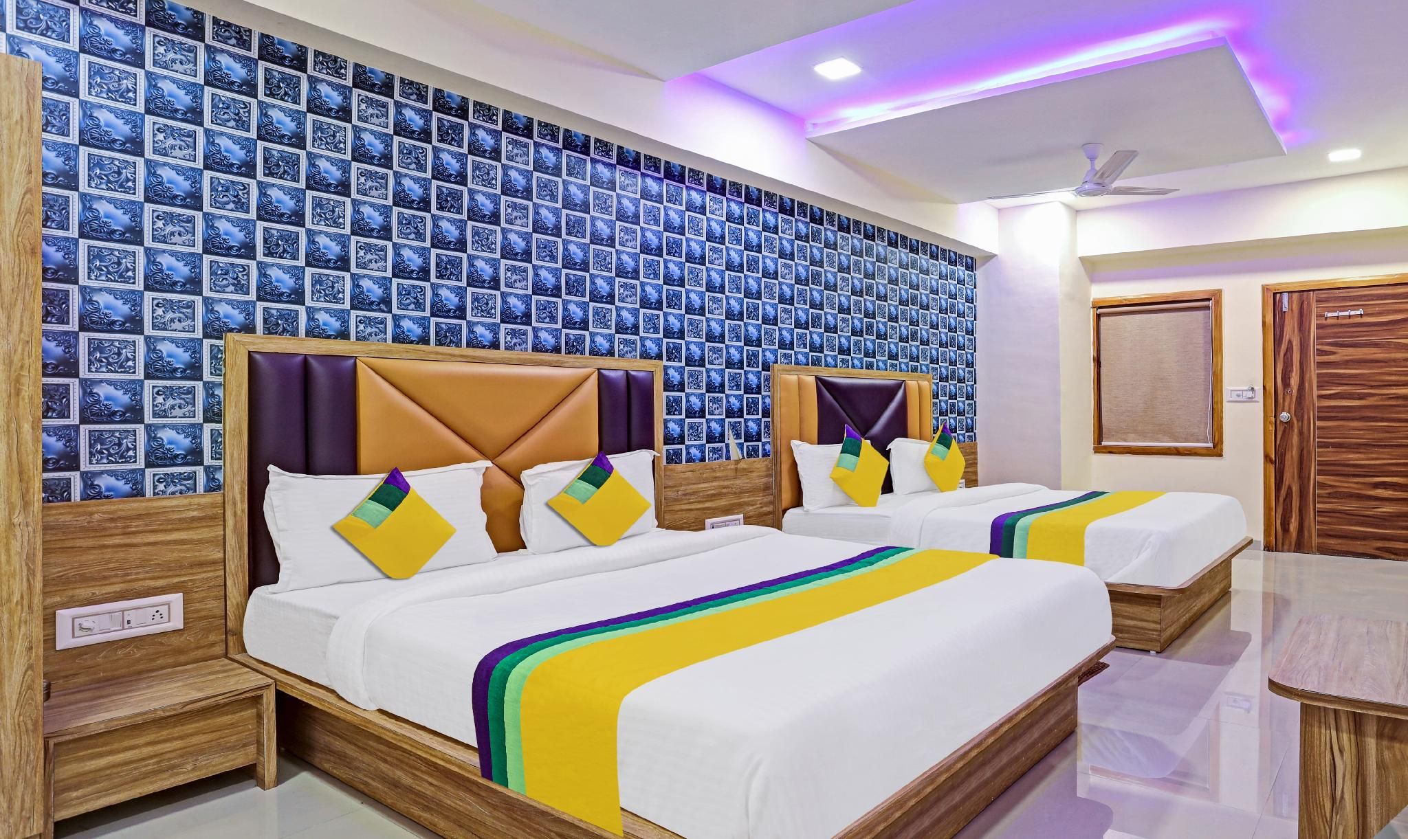 Itsy Hotels Rk Palace Double Room 2