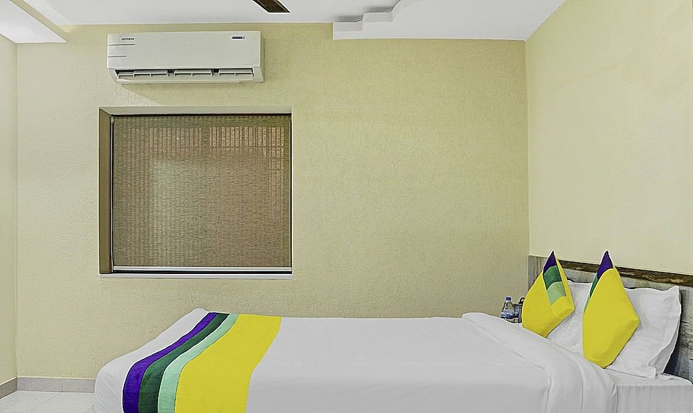 Itsy Hotels Cradle Regency Standard Double Room 12