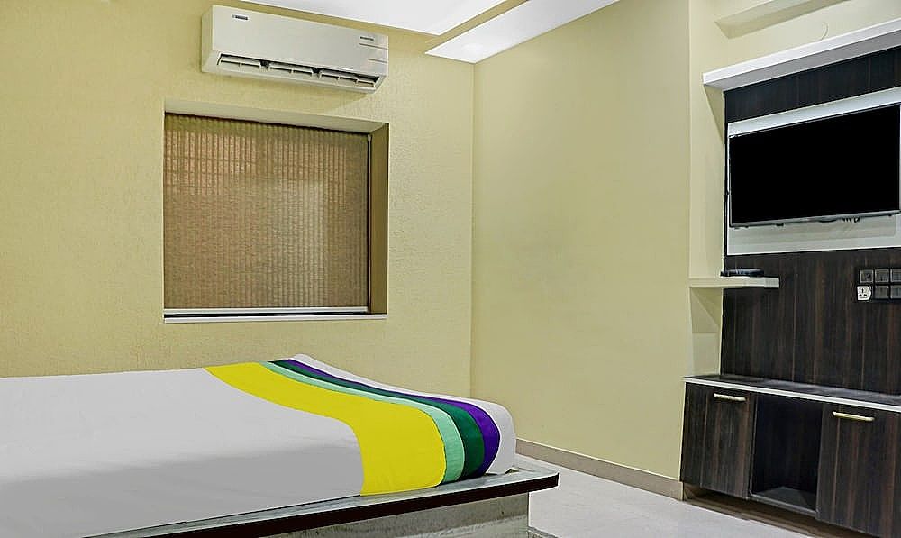 Itsy Hotels Cradle Regency Standard Double Room 9