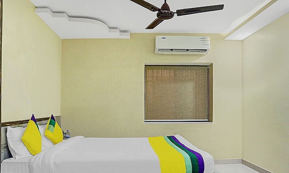 Itsy Hotels Cradle Regency Standard Double Room 2