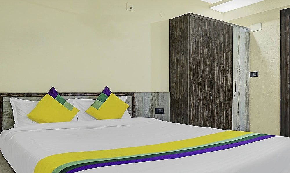 Itsy Hotels Cradle Regency Standard Double Room 13