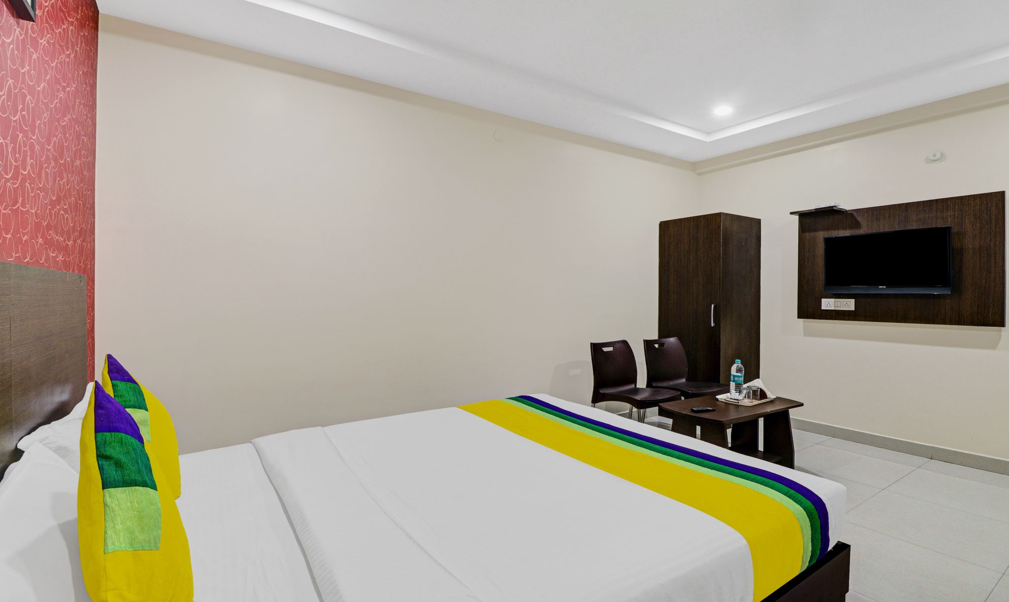 Itsy Hotels Harsha Comforts Standard Double Room 2