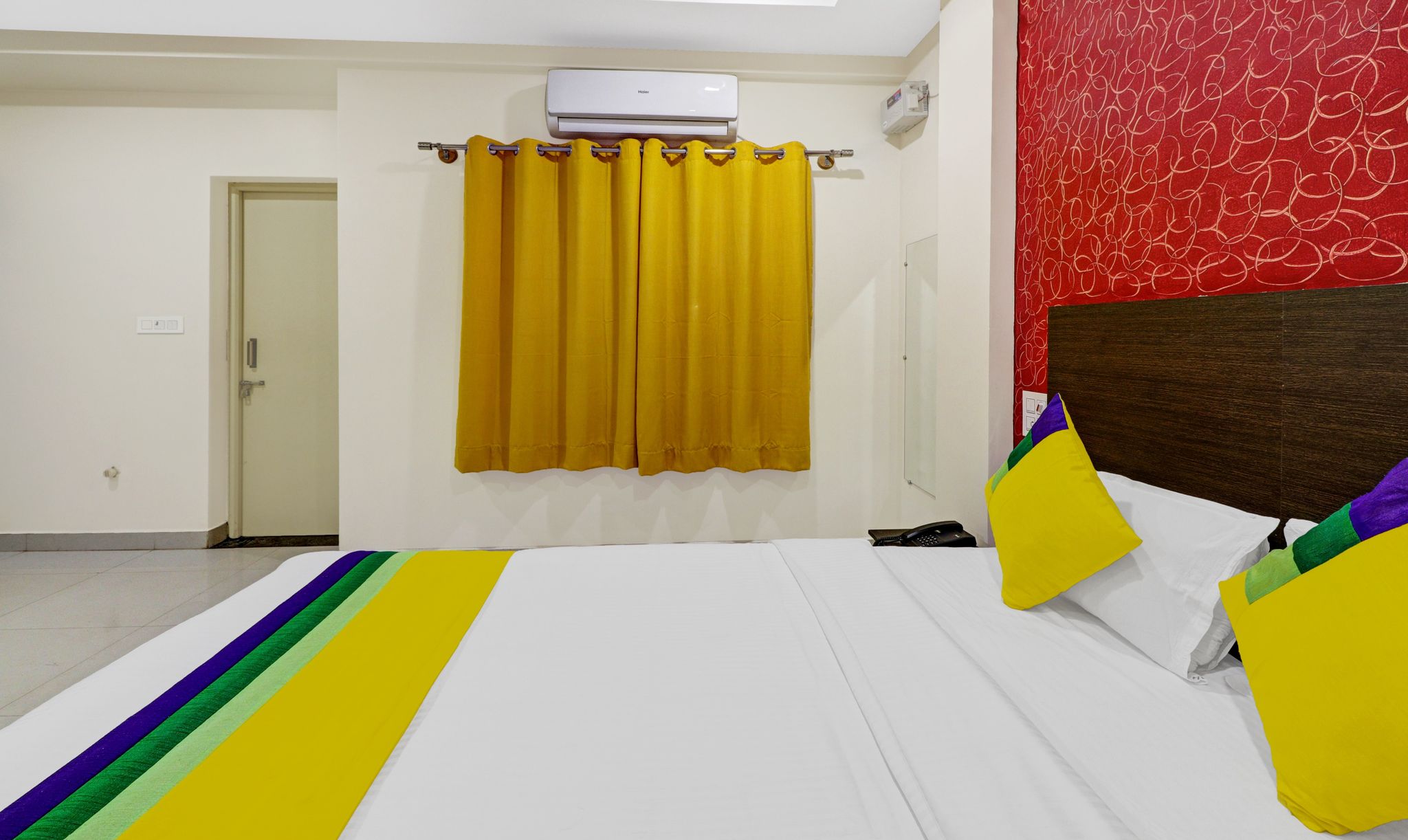 Itsy Hotels Harsha Comforts Standard Double Room 4