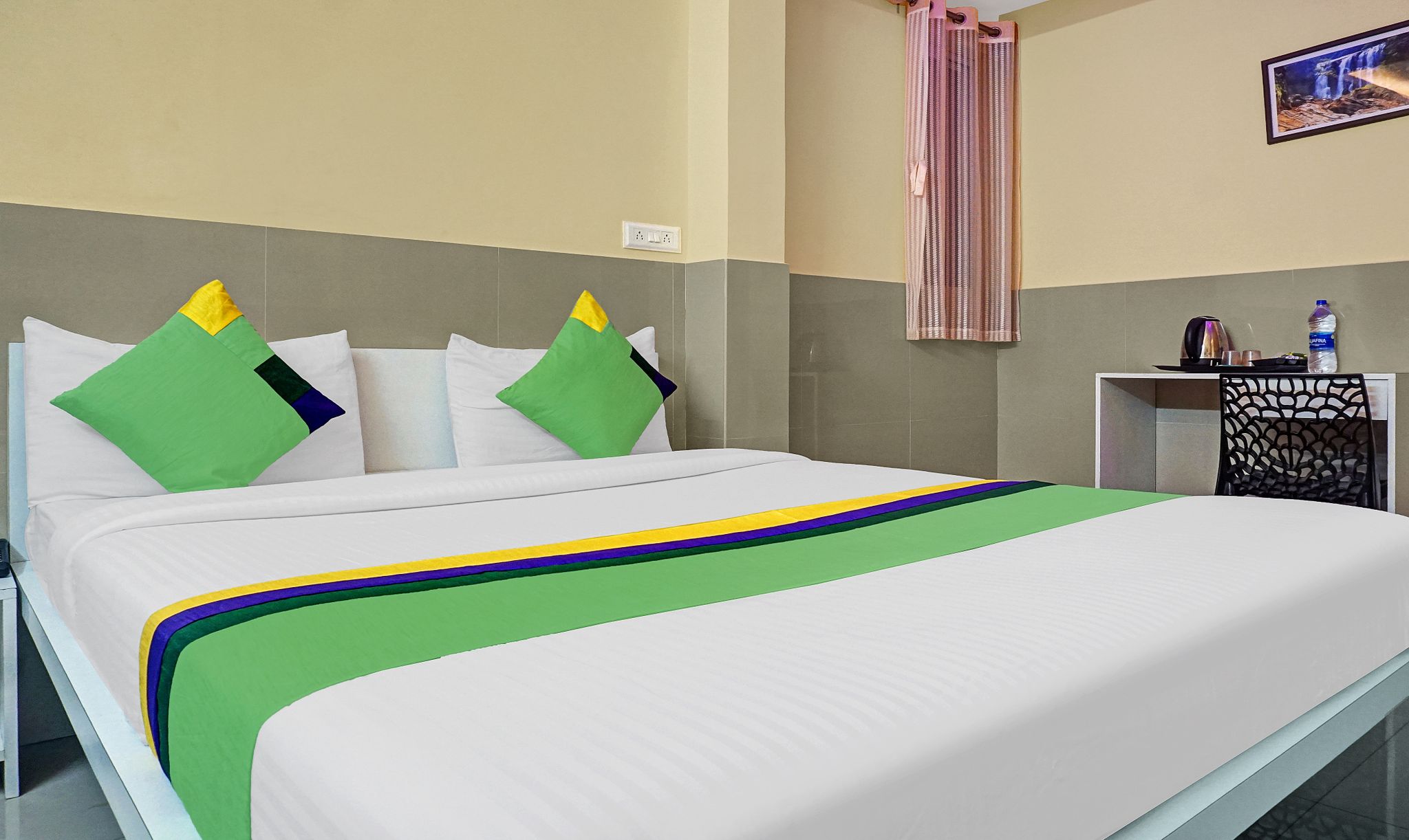 Treebo Empire Executive Premium Standard Double Room 3