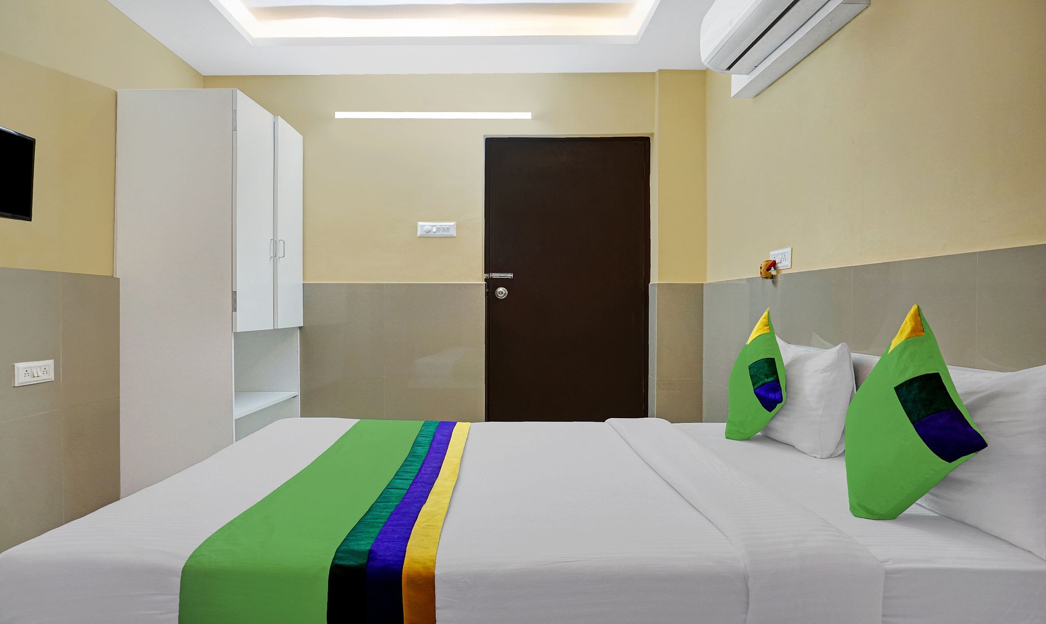 Treebo Empire Executive Premium Standard Double Room 4