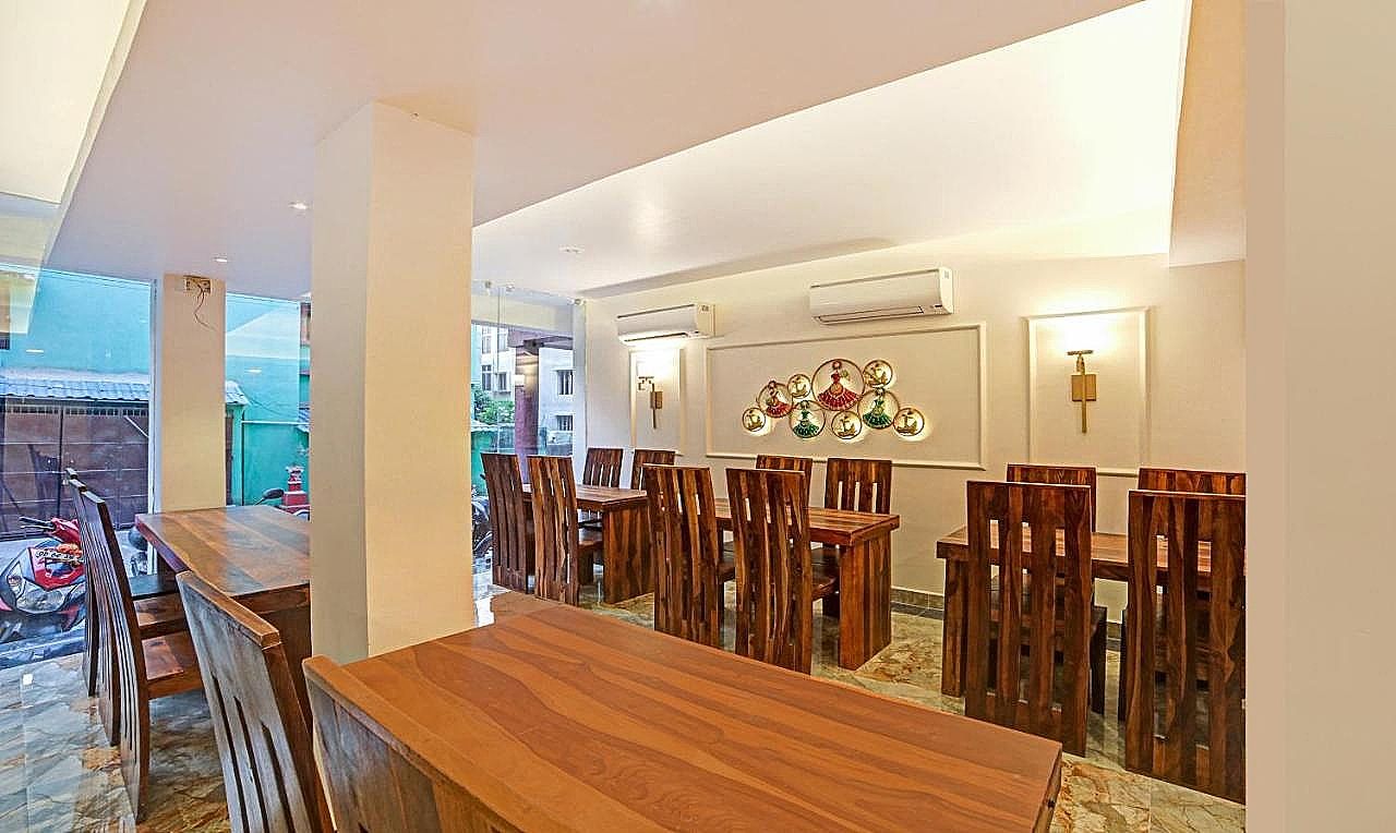 undefined Treebo Lazystay Elite 10