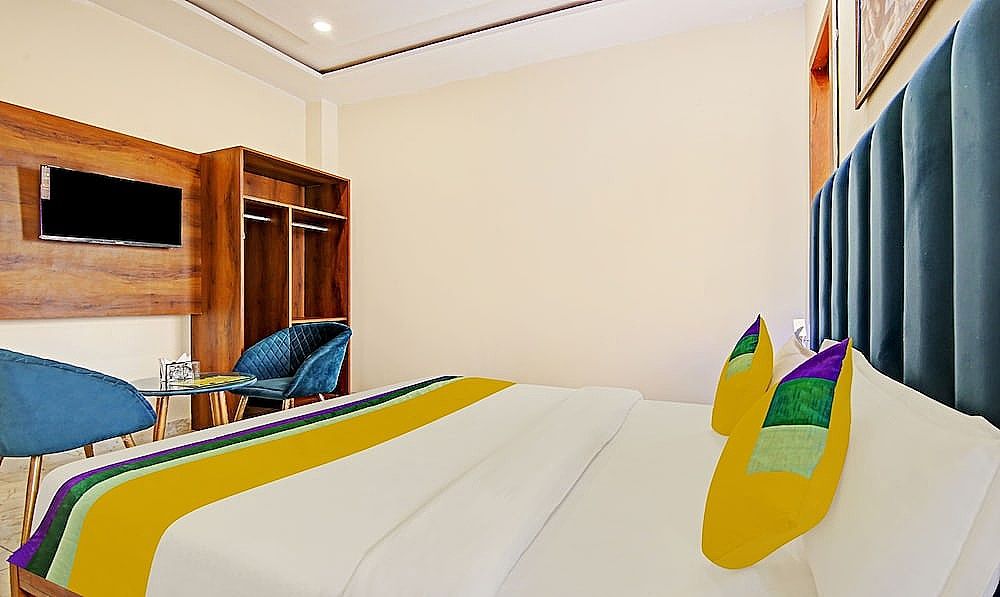 Itsy Hotels Vedansh Standard Double Room 7