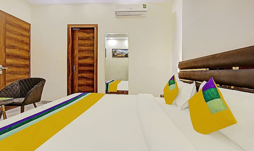 Itsy Hotels Vedansh Standard Double Room 4