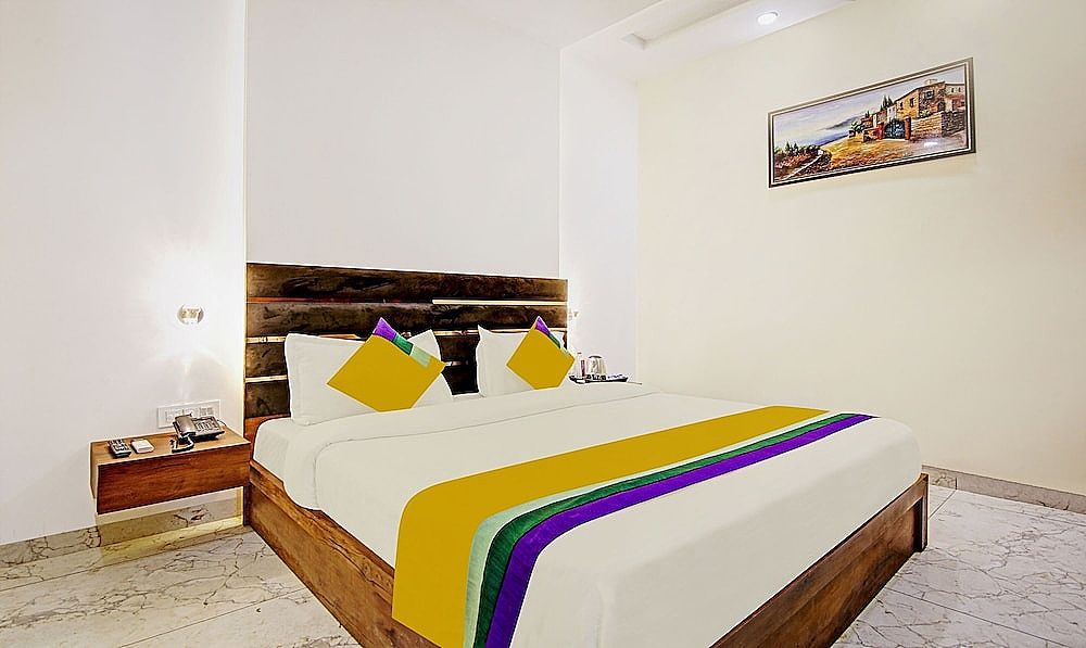 Itsy Hotels Vedansh Standard Double Room 2
