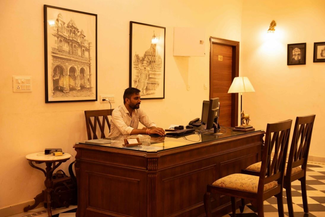 Hotel Karohi Villa