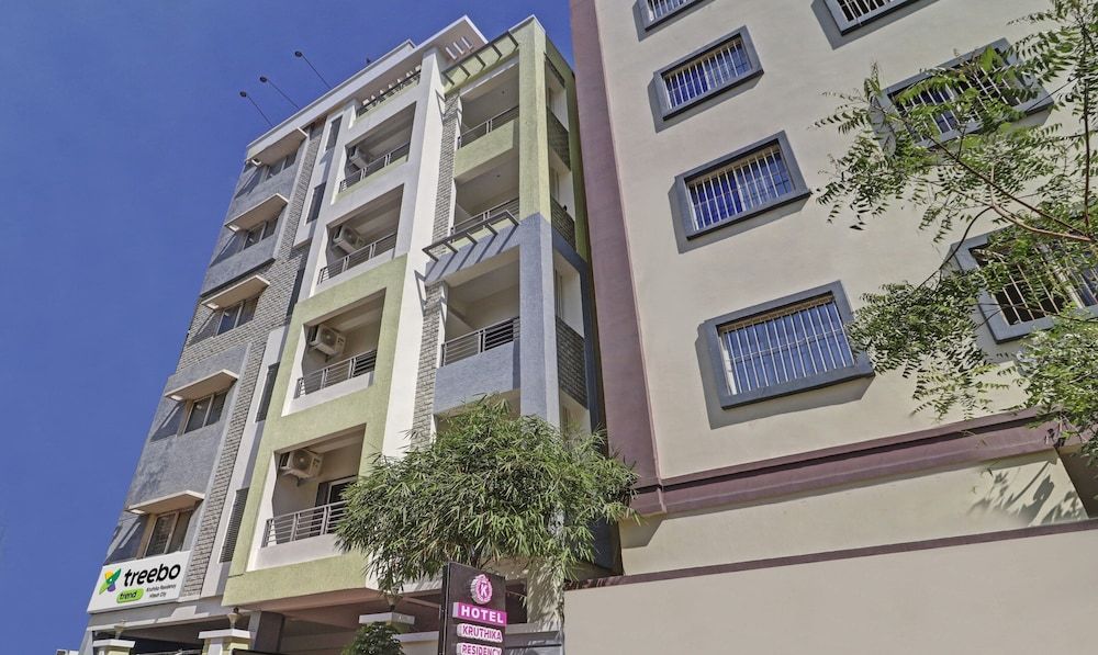 undefined Treebo Trend Lavish Palms 8