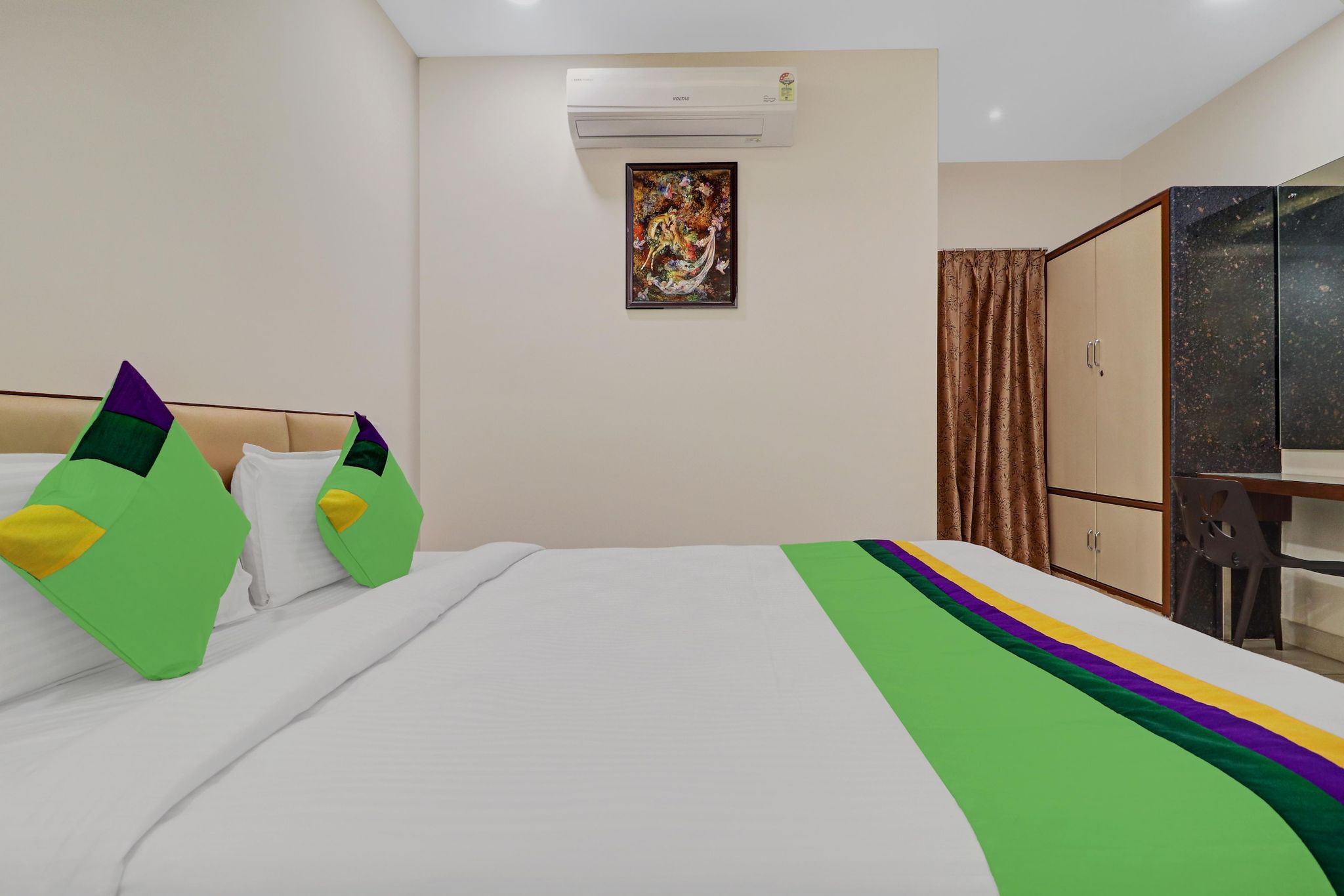 Treebo Virat Residency, US Consulate Standard Double Room 3