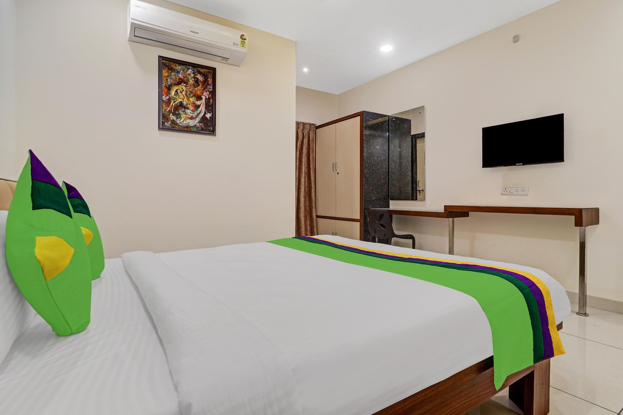 Treebo Virat Residency, US Consulate Standard Double Room 4