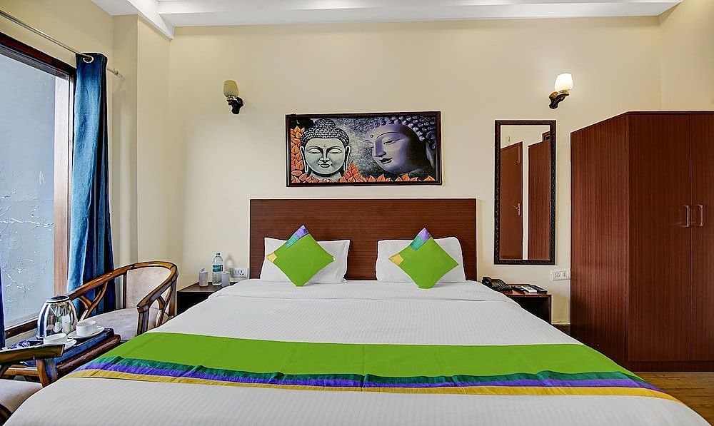 Treebo Noida Grand Standard Double Room 2
