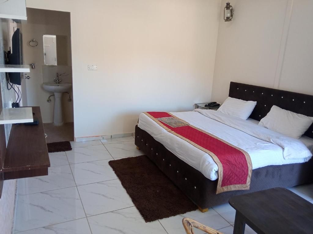 IN APPLE ESTATE KANATAL Classic Room with Mountain View 7