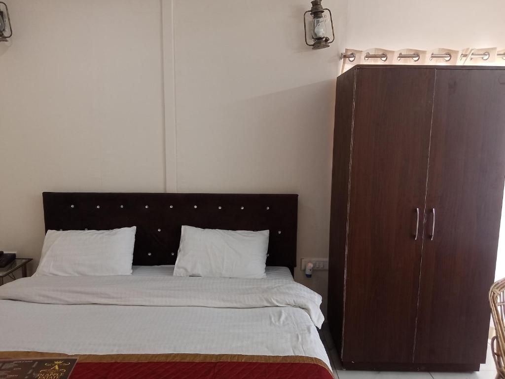 IN APPLE ESTATE KANATAL Classic Room with Mountain View 10