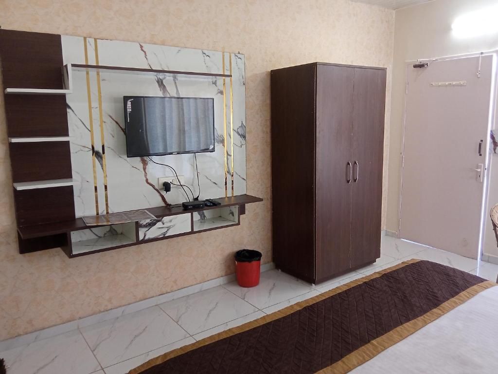 IN APPLE ESTATE KANATAL Classic Room with Mountain View 24