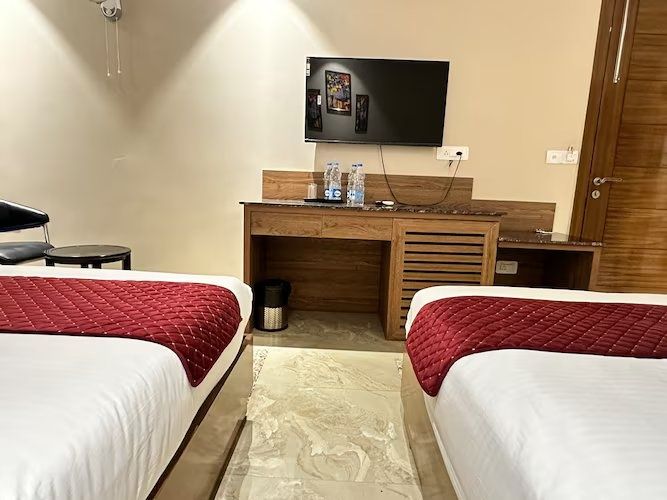 The Highlands Quadruple Family Room 3