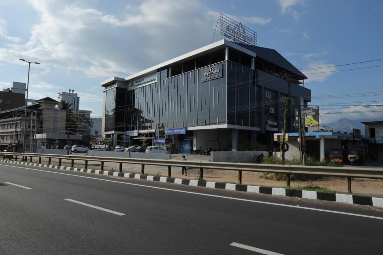 Dreamotel Luxury Suites & Rooms