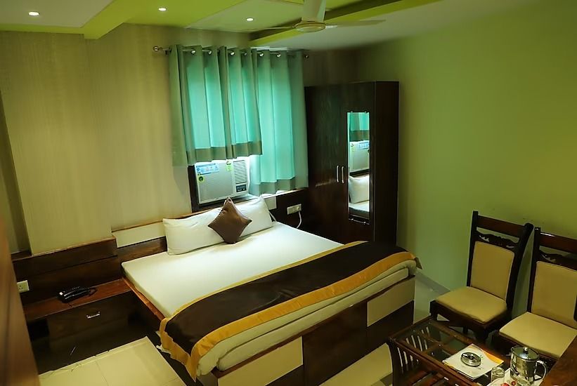 undefined Hotel Kristal Inn 9