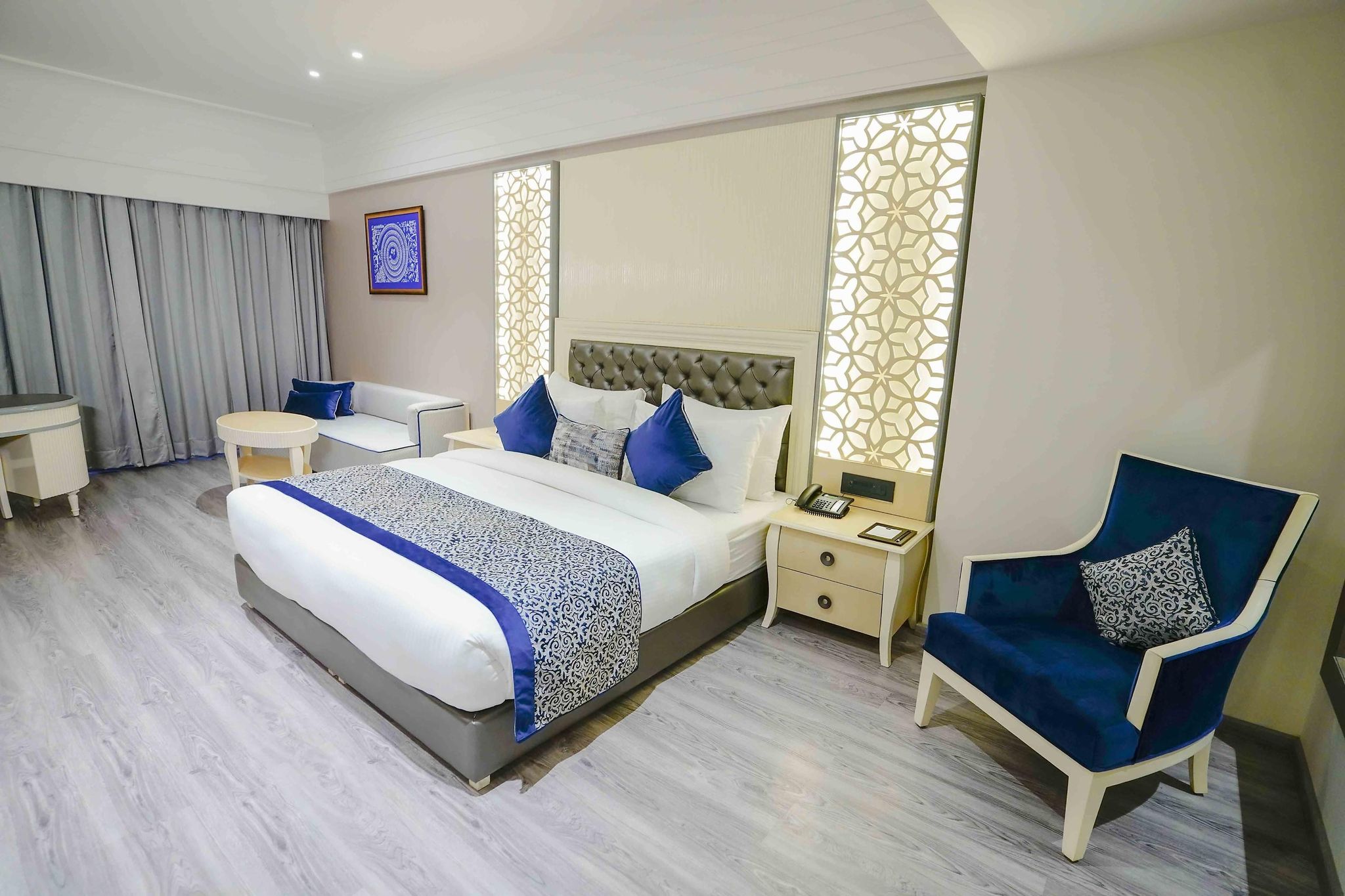 The Grand Nirvana Hotel Executive Room 7