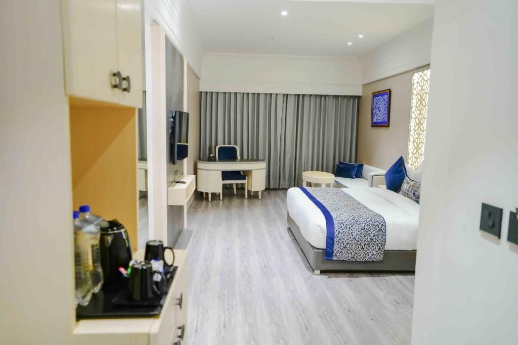 The Grand Nirvana Hotel Executive Room 3