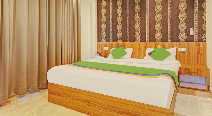 Hotel Orchid Deluxe Room 5