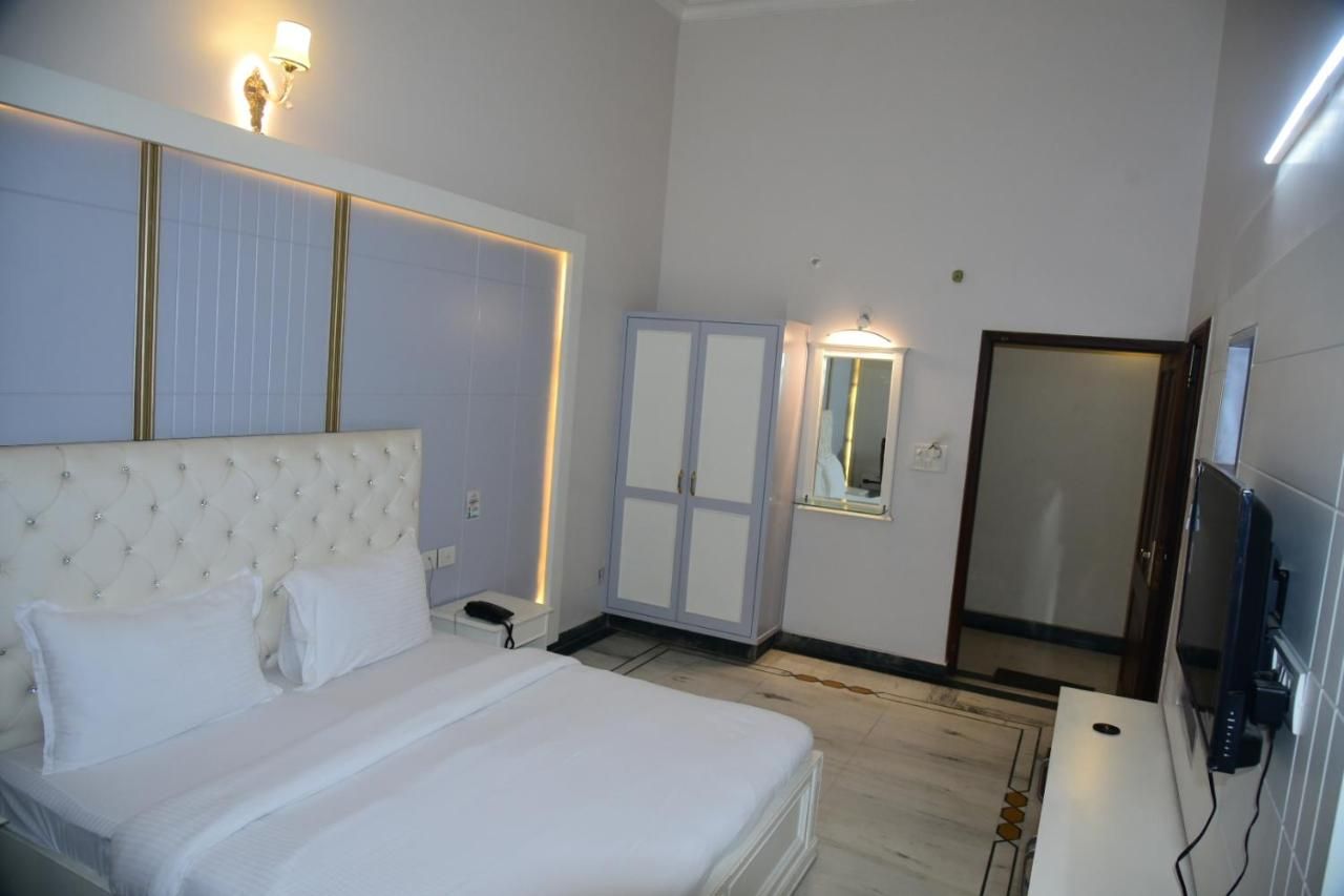 Shakuntala Palace Executive Room