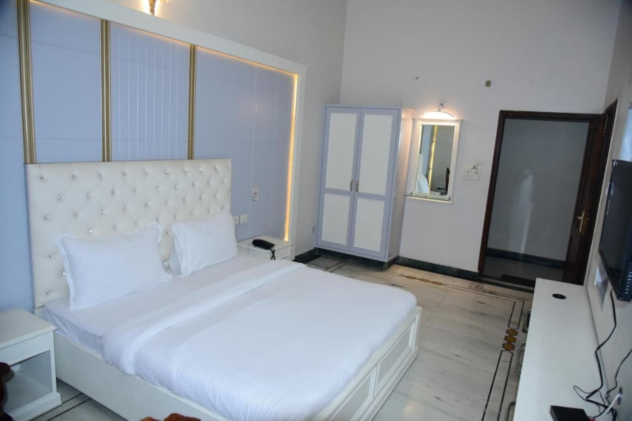 Shakuntala Palace Executive Room 7