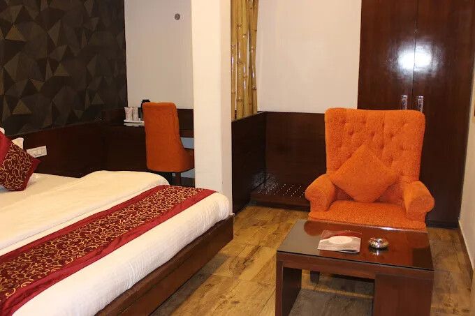 Orchid Resort Deluxe Double Room 5