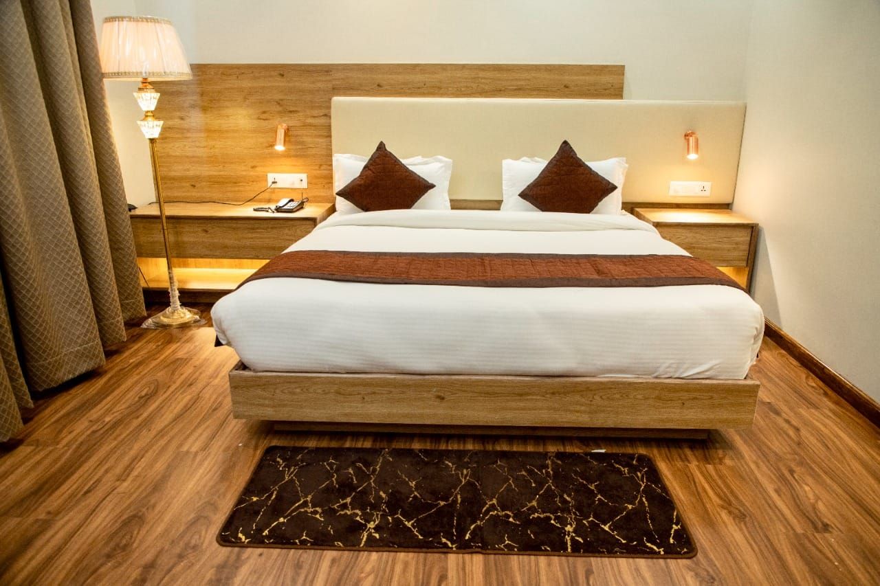 Interconnected Rooms