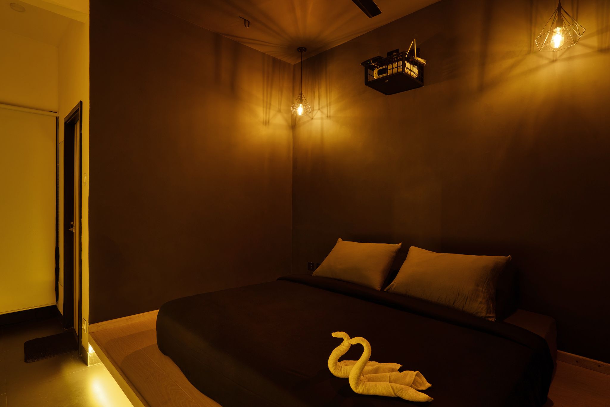 Hotel Cineplex Premium Screen with 132 inch display 3