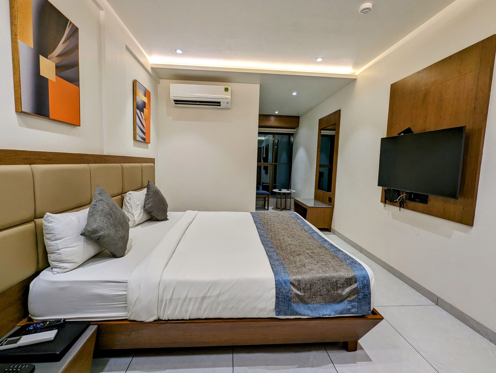 Excutive Room