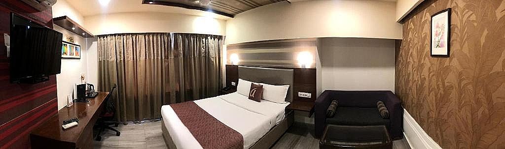 Astra Hotels and Suites - Kadubeesanahalli Premium Double Room 2