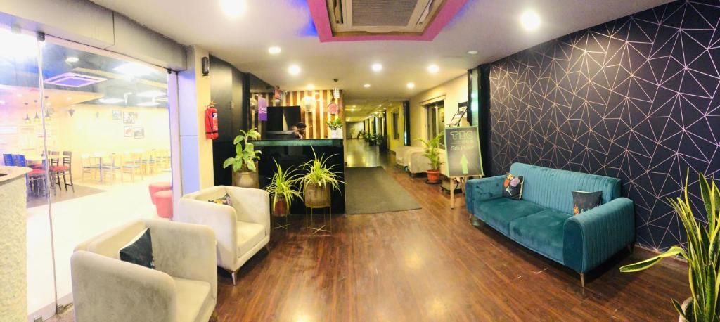 undefined Astra Hotels and Suites - Kadubeesanahalli 2