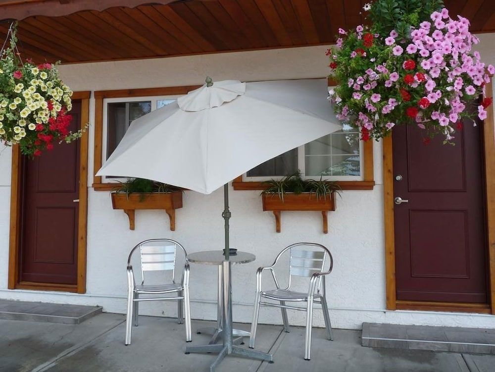 Gateway Motel Standard Double Room, Multiple Beds 2