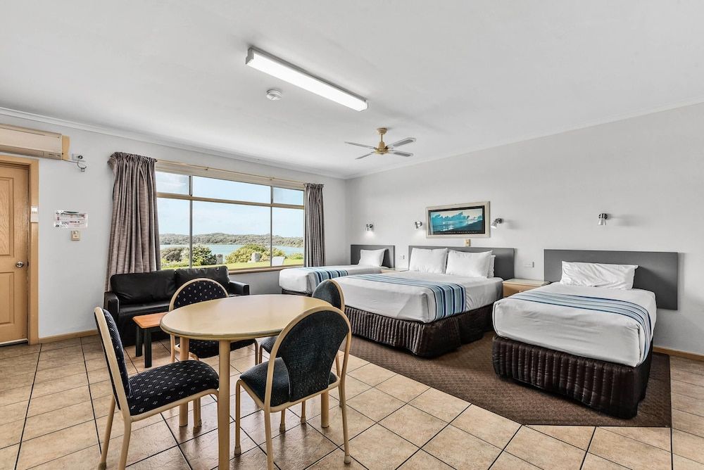 Comfort Inn Robe Room, Multiple Beds, Non Smoking (Efficiency) 2