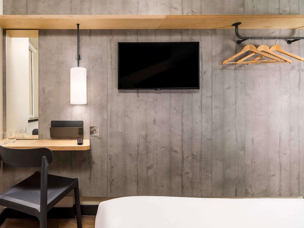 ibis budget Manchester Airport Standard Twin Room, 2 Twin Beds 9