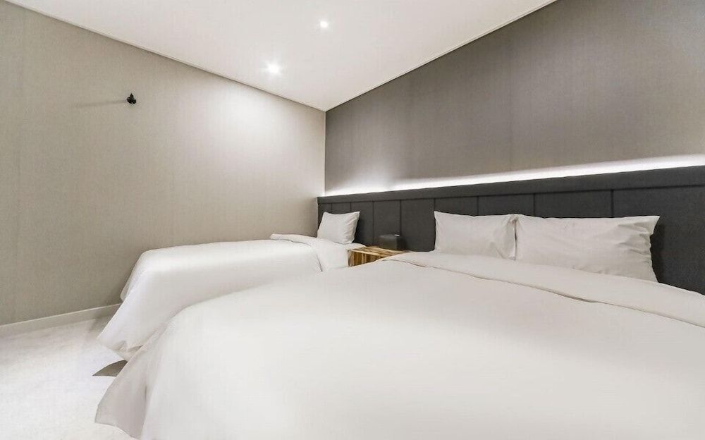 Vallas Hotel & Guest house Standard Twin Room (No Breakfast served on Monday/ Saturday/Sunday) 3