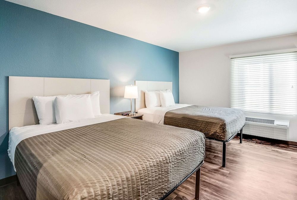 Woodspring Suites  West Des Moines Standard Room, 2 Queen Beds, Non Smoking 3