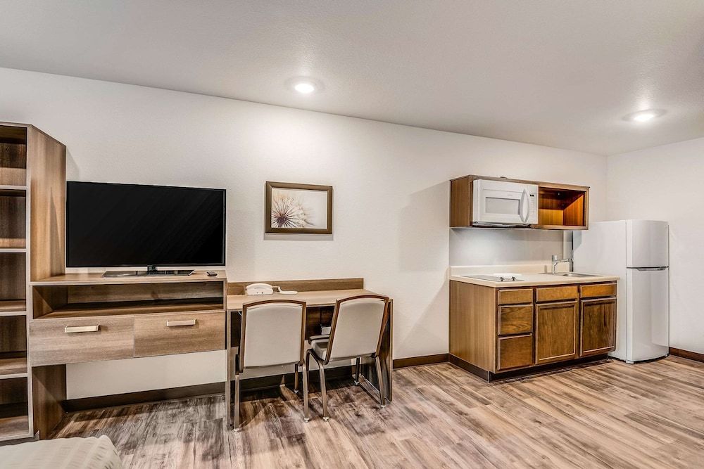 Woodspring Suites  West Des Moines Standard Room, 1 King Bed, Non Smoking 6