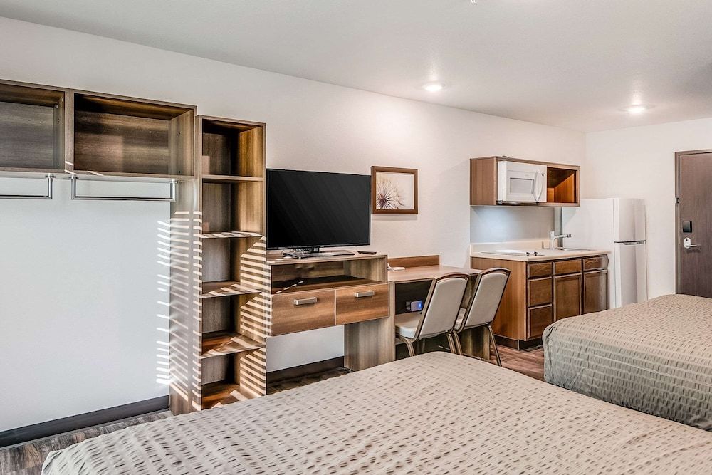 Woodspring Suites  West Des Moines Standard Room, 2 Queen Beds, Non Smoking 5