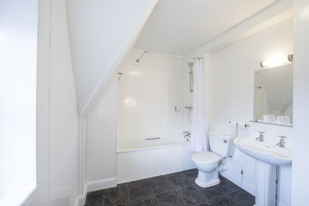 Half Moon, Sherborne by Marston's Inns Double Room 6
