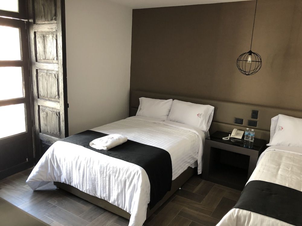 Hotel Isabel Standard Double Room, 2 Double Beds, Courtyard View 6