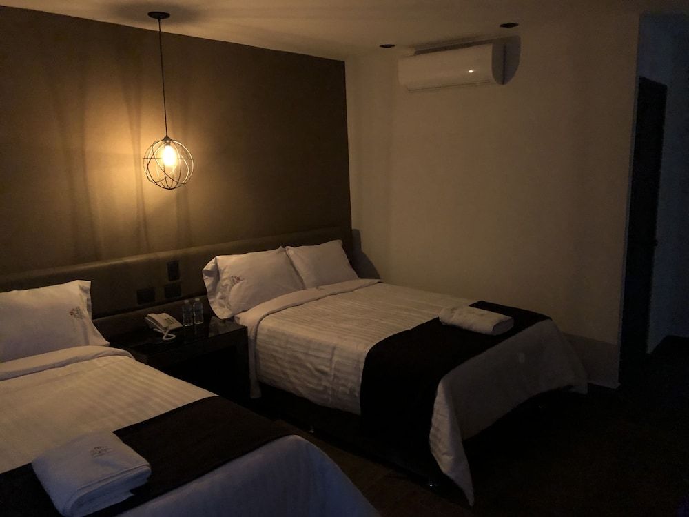 Hotel Isabel Standard Double Room, 2 Double Beds, Courtyard View 2