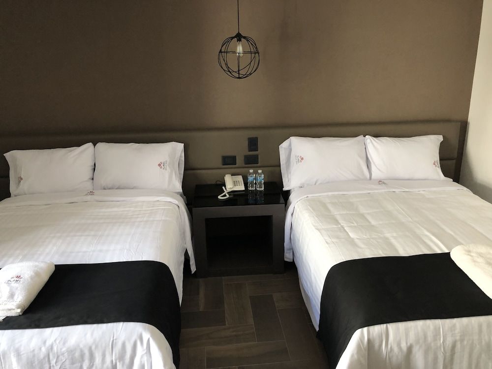 Hotel Isabel Standard Double Room, 2 Double Beds, Courtyard View 5