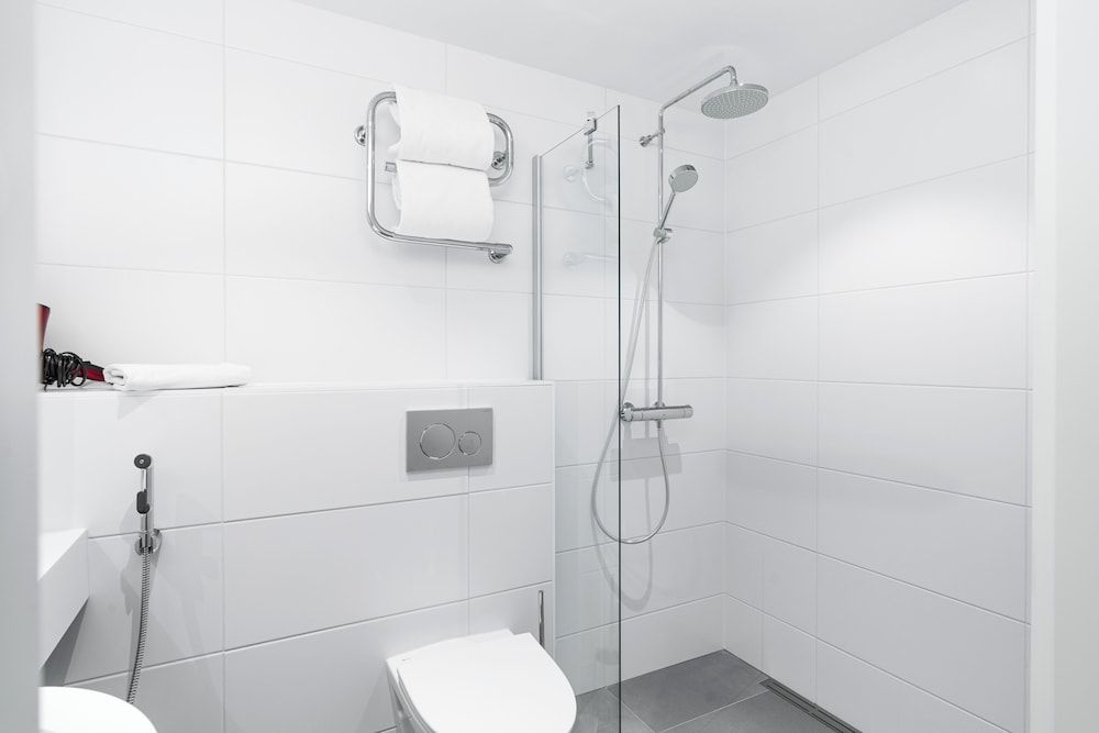 Omena Hotel Turku Kauppiaskatu Superior Quadruple Room 2