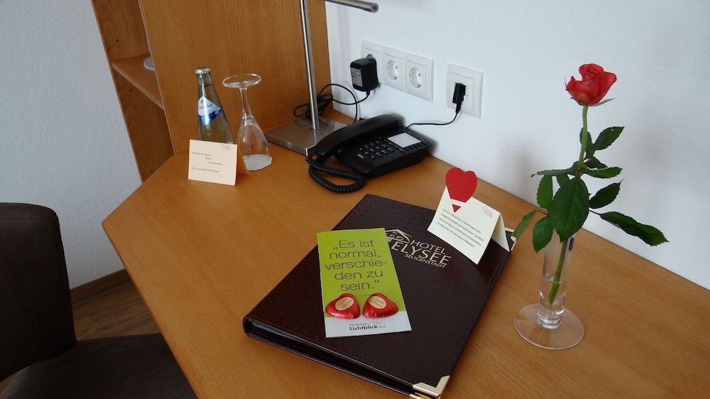 Hotel Elysee Comfort Double Room 3